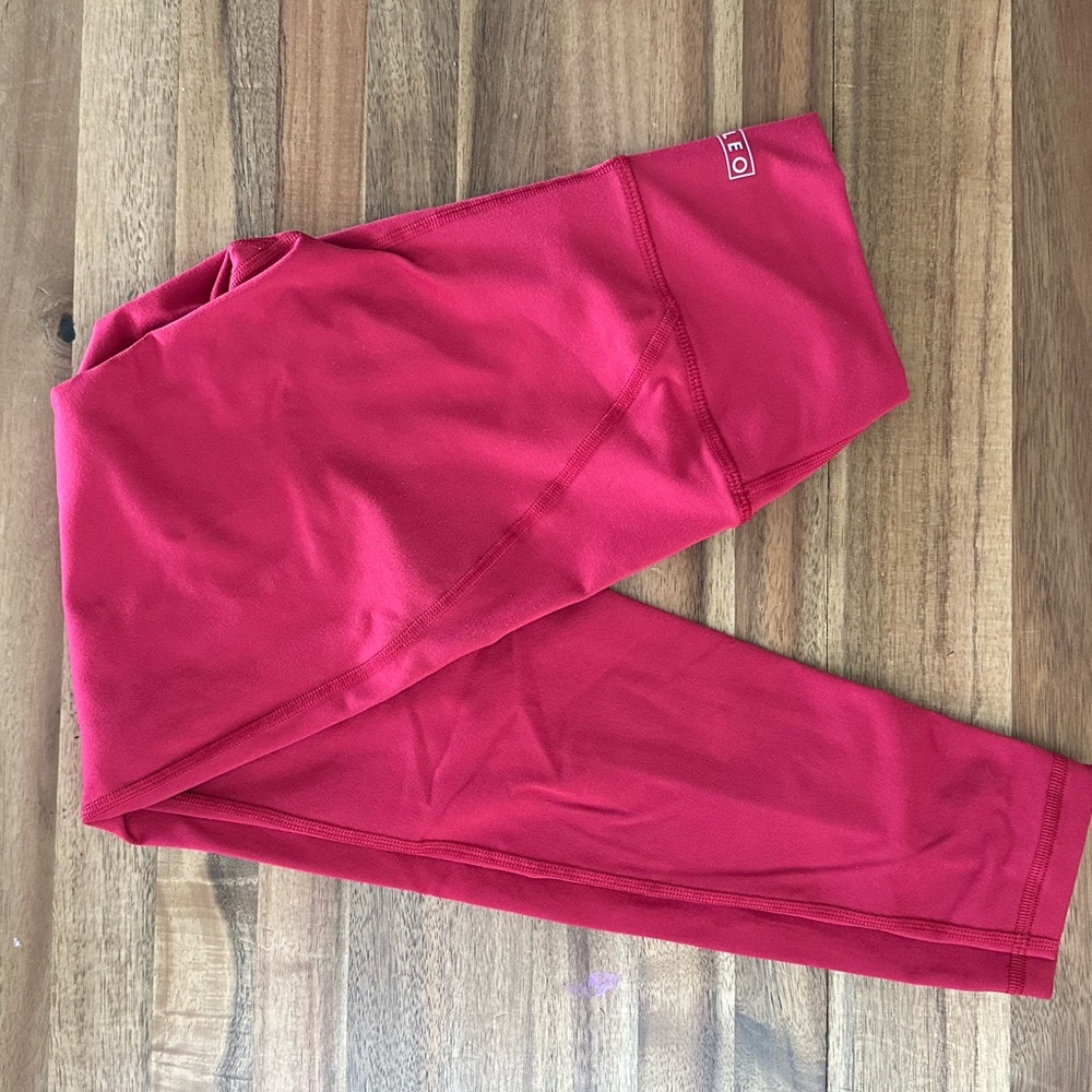 Fleo charge leggings size small